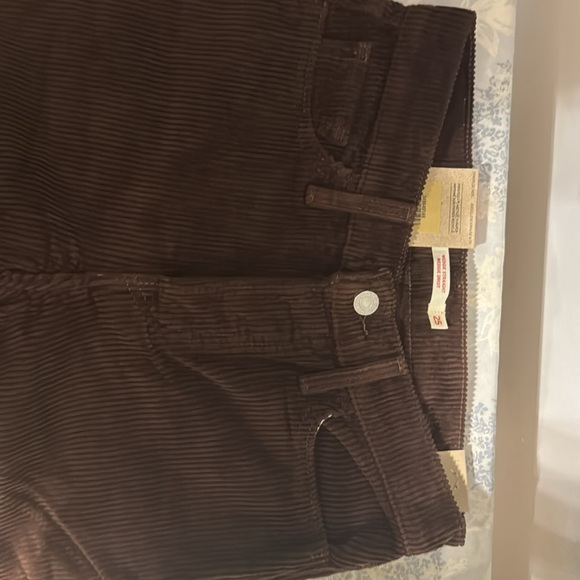 Brand New Levi’s Wedgie Cords Chocolate Brown - Picture 2 of 3